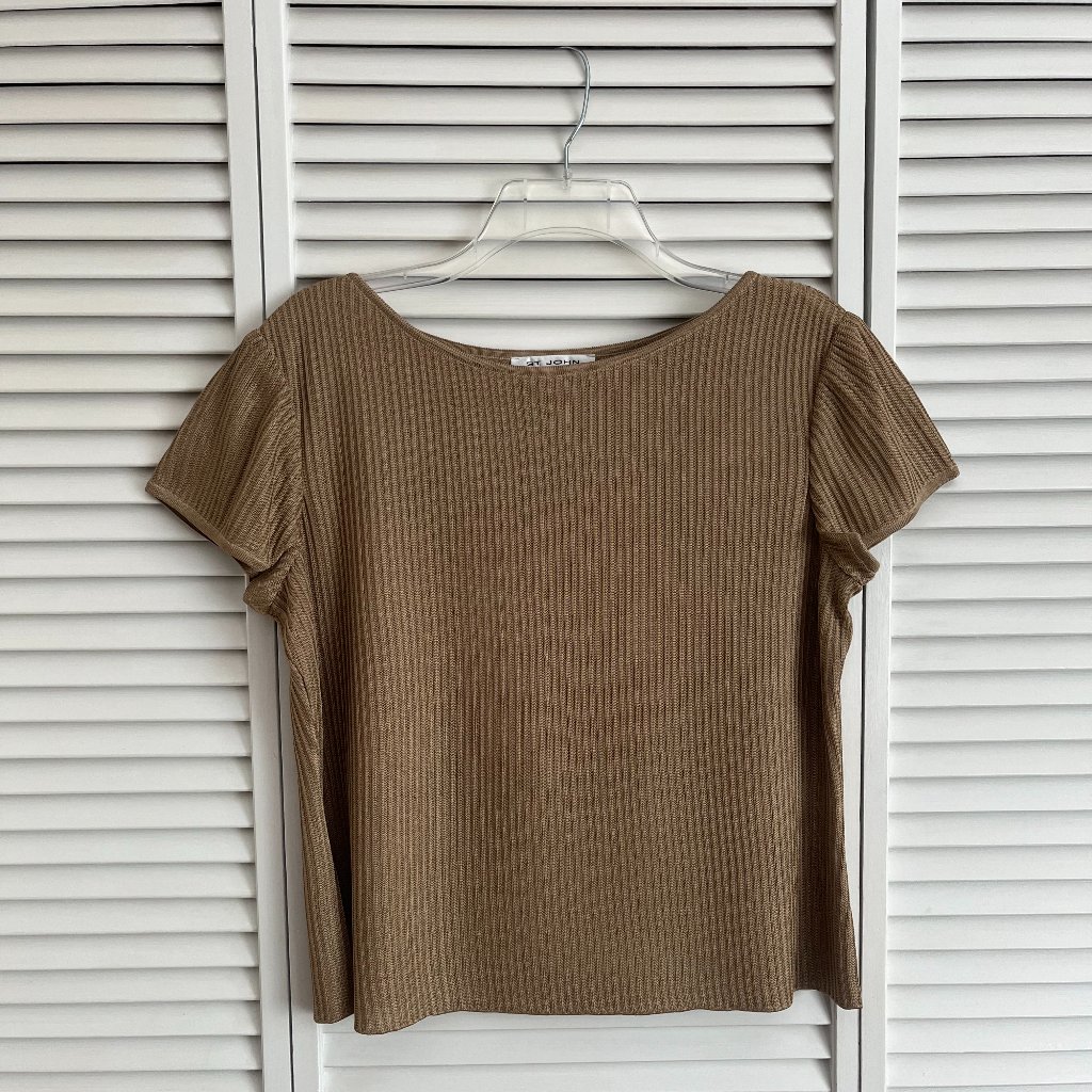St. John Ribbed Knit Crew Neck Short Sleeve Shirt Gold Women’s Medium Rare